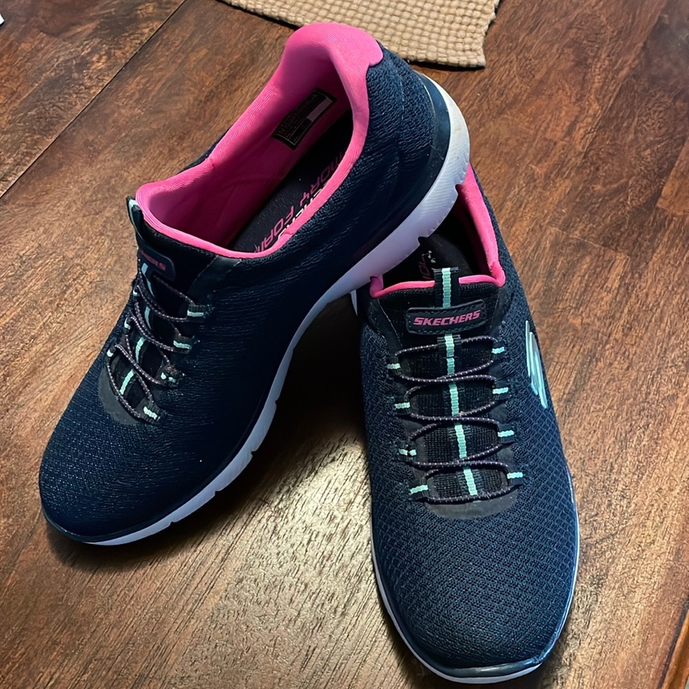 Skechers Women Memory Foam Size 8.5 EUC Navy/Pink